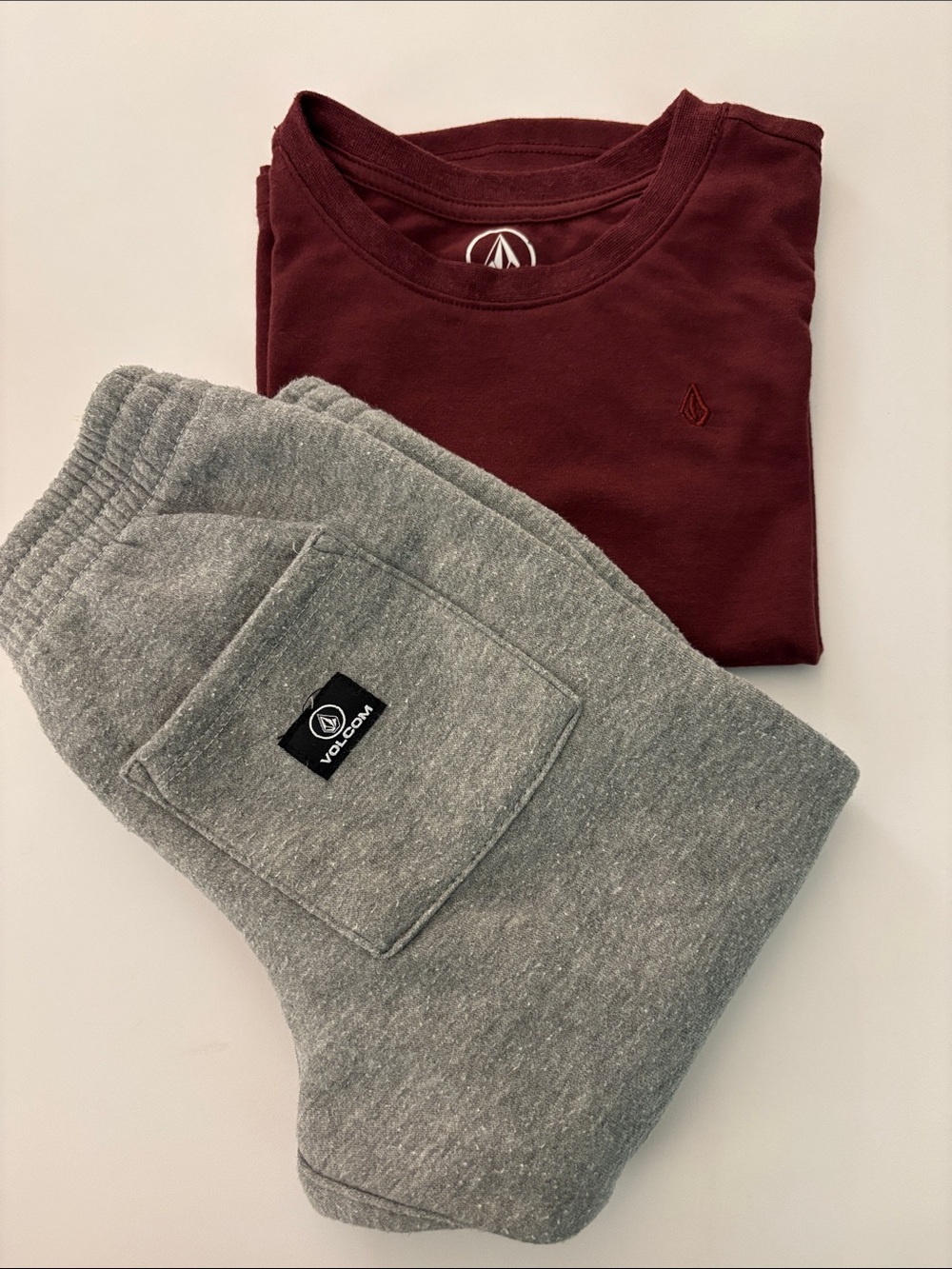 Volcom Kids Sweat Joggers & Matching Tee